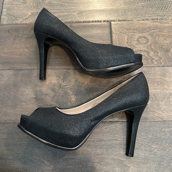 Nine West Sparkle Platform Pumps - Picture 5 of 5